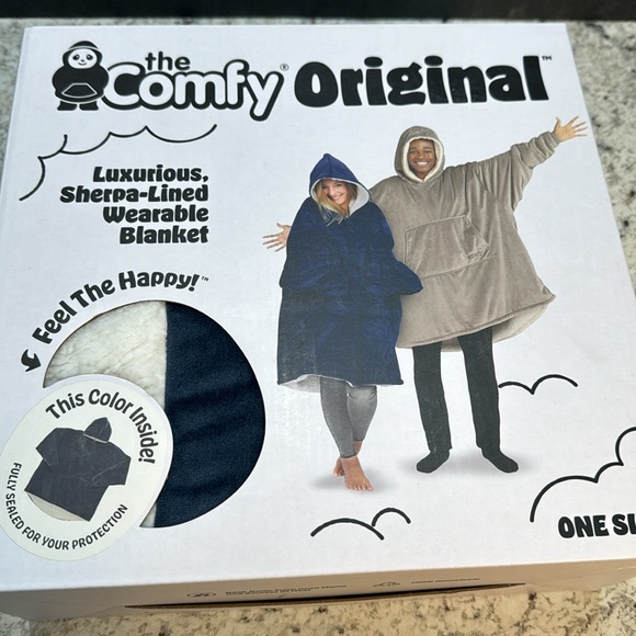 The Comfy Original Luxurious Sherpa-Lined Wearable Blanket. NWT. - Picture 2 of 7